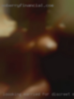 Loooking married for discreet meets with seeking ladies near Prague.